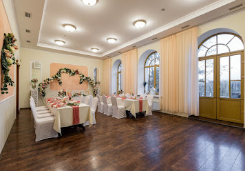 Фото №1 зала Особняк в парке Сосновка